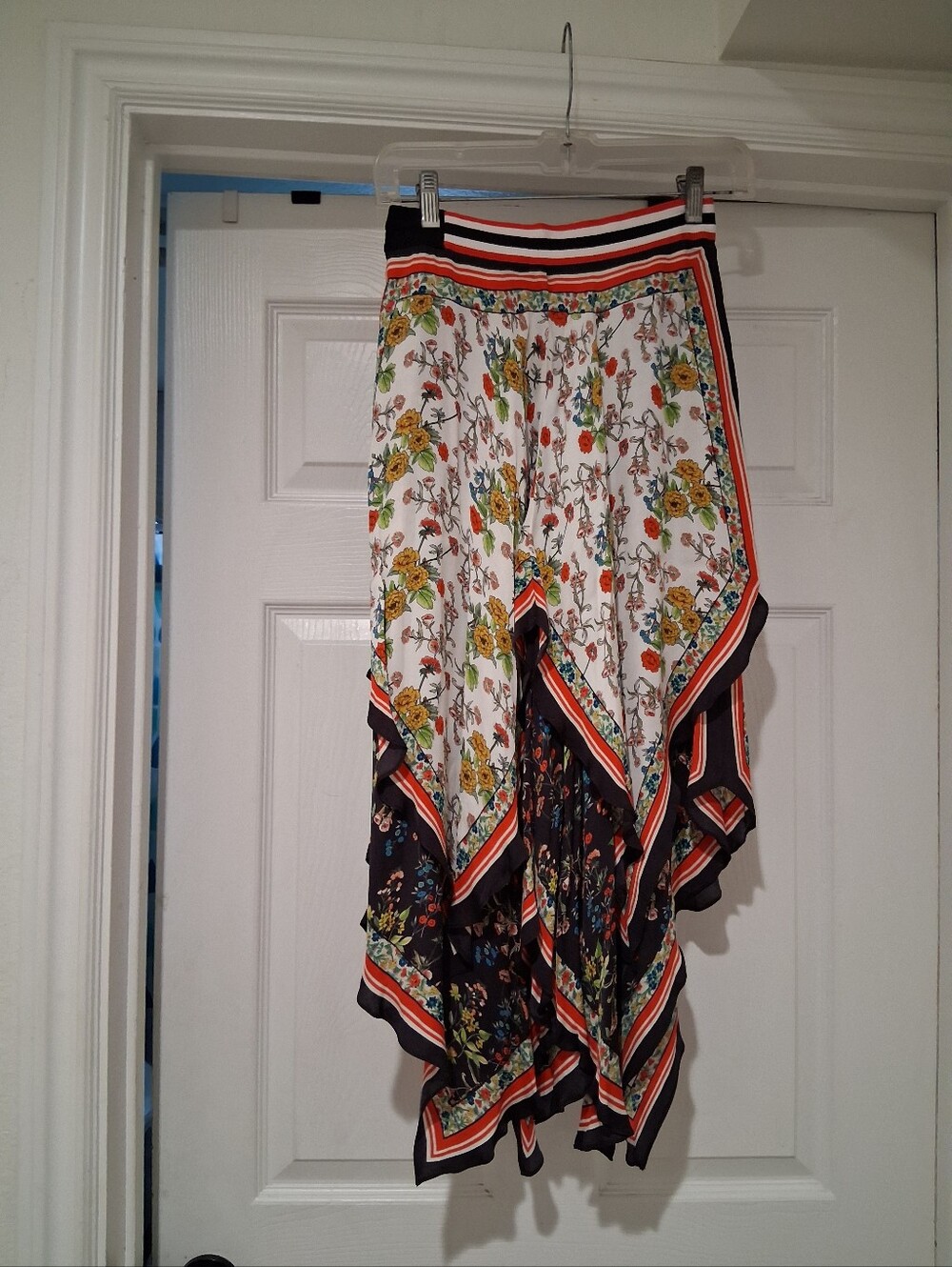 Alice + Olivia Floral Mixed-Panel Skirt - Picture 6 of 8